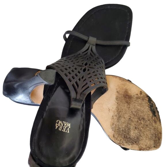 Vera Wang x Stuart Weitzman Vintage Laser Cut Heels (6.5) - Picture 4 of 6